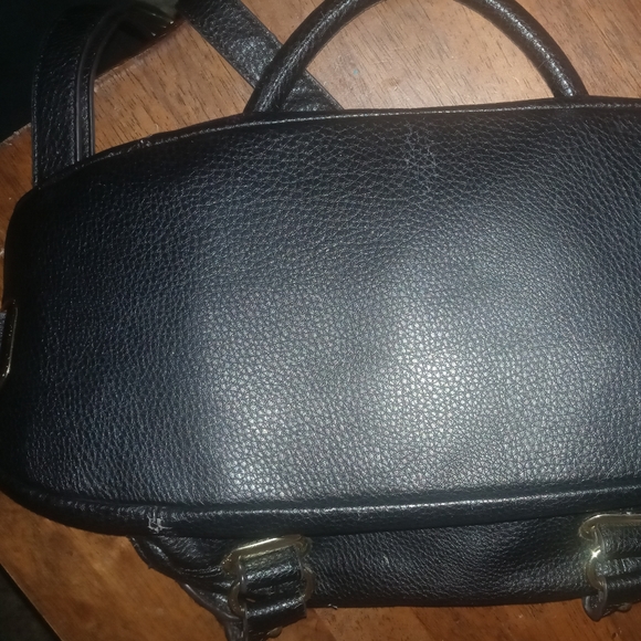 Anne Klein - Picture 8 of 13